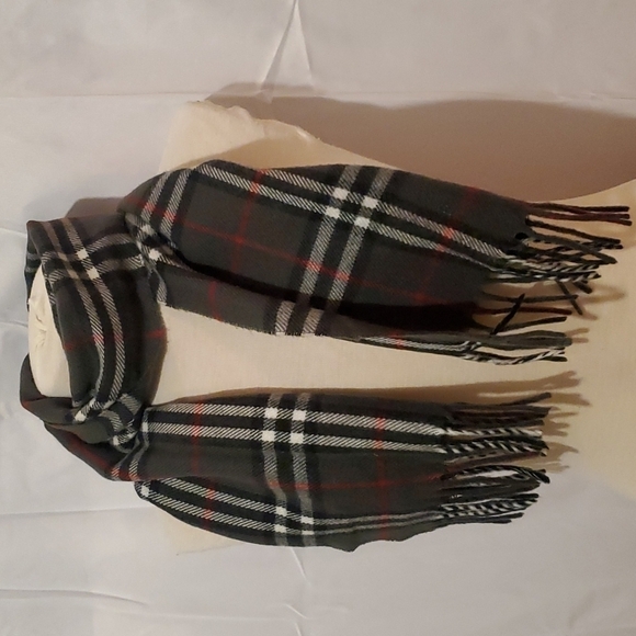 PLAID Scarf Grey, white, red, & Black - Picture 2 of 7